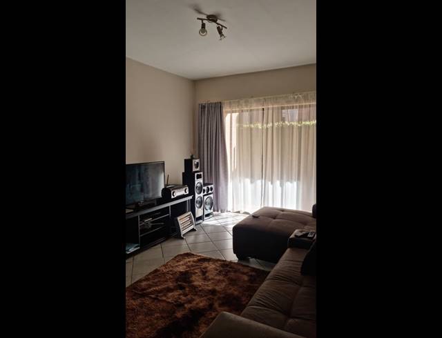 2 BEDROOM FLAT FOR SALE IN SUNNYRIDGE